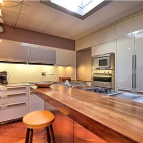 5 bedroom villa with pool and tennis court near San Gimignano, sleeps 10